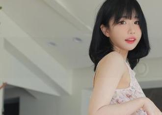私拍图包里有个水手少女——Addielyn(에디린)，让我耐不住性子想看后面的帆。