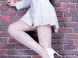 Beautyleg – Tina的泳池画报–原图太美，更新让你更想跳进去！
