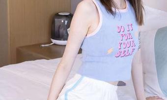 BoBoSocks袜啵啵 – 小米图库：最新作品，用裸足掀起了一阵难以捉摸的氛围。