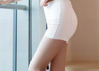 Feilin嗲囡囡 – 沐娜娜短裤写真，诶，谁说不穿才能引人瞩目？