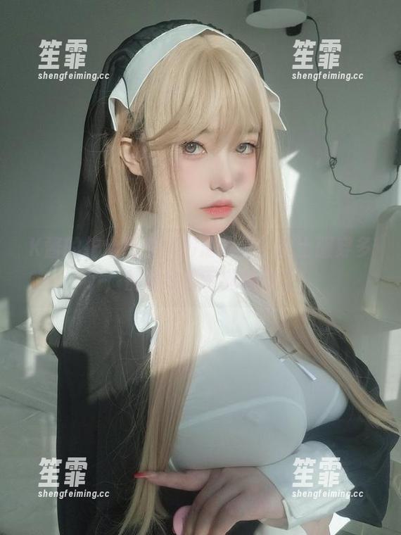 K酱的护士日常：高清分享，护士服穿多了，都快变成专业模特了！