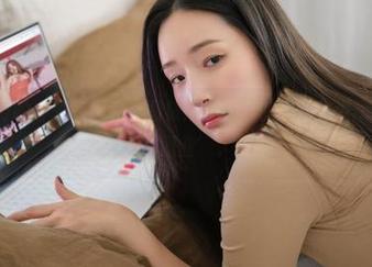Pia(피아)的办公室福利，图集拓展了我的职业生涯…呃，都是‘职业’。