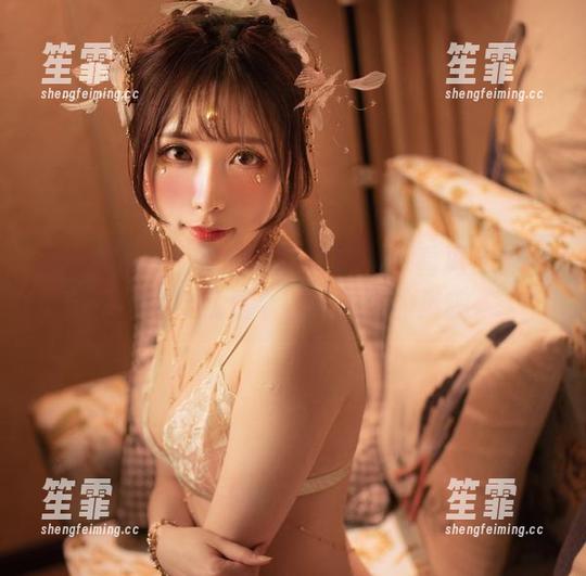 在Sakiiii翎柒的机车凛写真中看见了什么？其实就是个被车吸引的灵魂