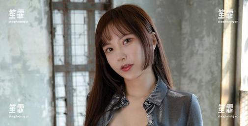 Seoyool(서율)准备好了！比基尼微型到让我怀疑我在看高清海报而不是照片。
