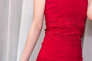 TouTiao头条女神 – 杨漫妮的校服图集，免费提供，兴奋得我差点忘记呼吸。