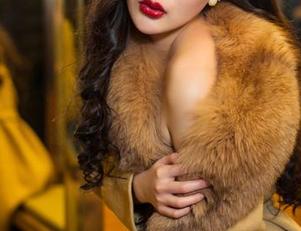 TouTiao头条女神 – 户外里的筱慧图集，谁说瘦子不能拿土特产！