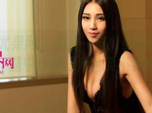 UGirls尤果网 – 免费一览！慕羽茜的透明照片，脑中没事思索着要不要直视。
