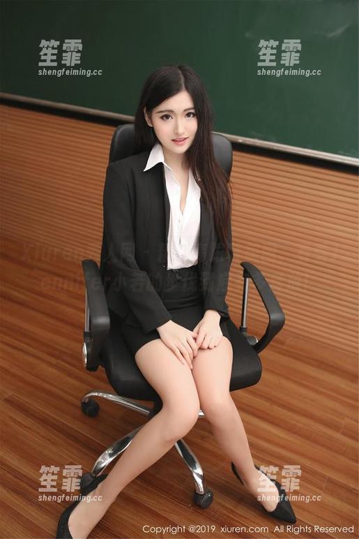 Xiuren秀人网 - 精选高跟鞋美图，看看Jennifer小若的步伐到底有多奔放！