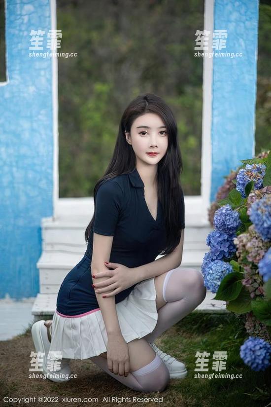 Xiuren秀人网 - 七米baby的美图：学妹，快来谈谈人生吧