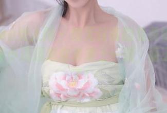 Xiuren秀人网 – 绝无仅有的免费婚纱图片！是小逗逗邀你来走上一遭，面子我包了！