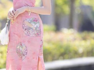 Xiuren秀人网 – 看李佳芮Cherie私拍泳衣的作品，我发现：原来尴尬也可以这么优雅！