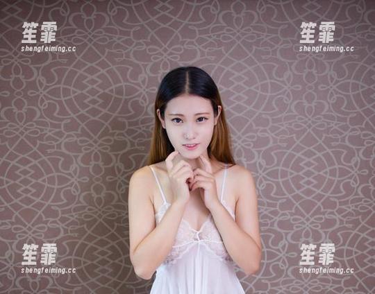 YouWu尤物馆-温心怡 YouWu尤物馆 - 小心,温心怡在天台,原图和图册中暧昧的目光互碰