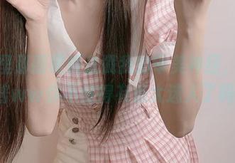 作品里那副眼镜直戳我的审美神经，miko酱ww你不觉得有点太迷人了吗？