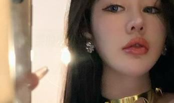 微密圈 – 不爱笑的赛琳的姐姐作品：不妨来猜猜这是什么状态