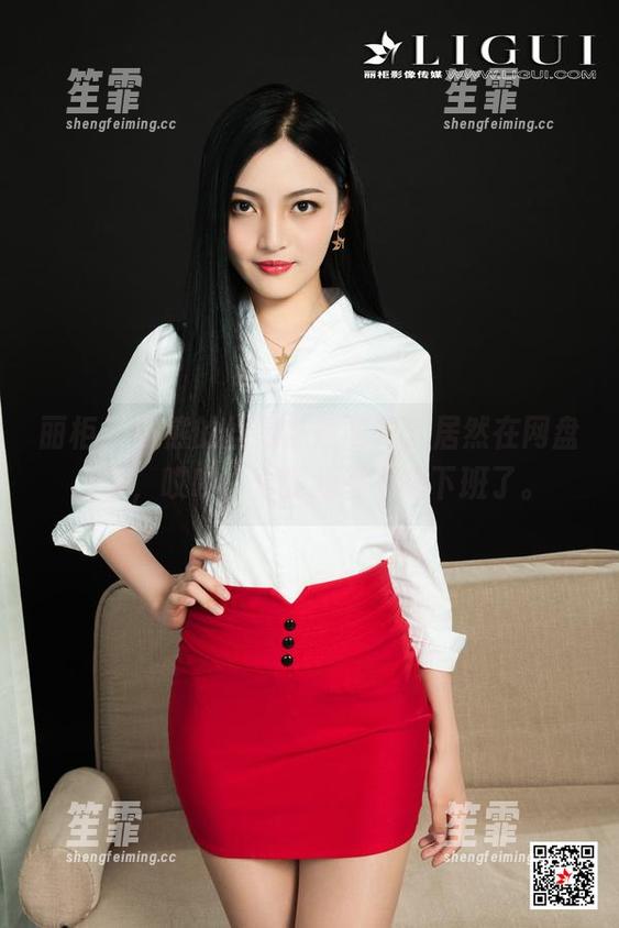 丽柜 - 小熊的丝情袜意写真，居然在网盘上了，哎哟，看到我都不想下班了。