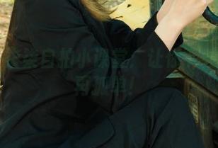 丽柜 – 柒柒自拍小课堂：让你下载之路不再孤单！