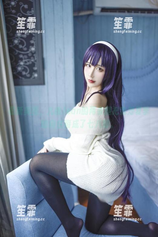 最新美图，九曲Jean的两条腿把我对夏季的向往掰成了七八瓣。