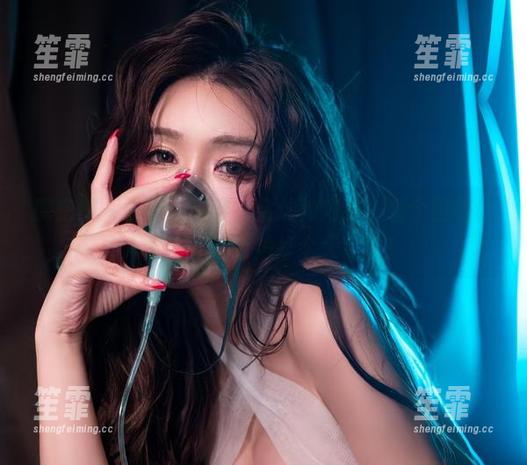 微密圈 - 当于芷晴穿上金灿灿内衣，整个图集让人忍不住想给她打个大金章！