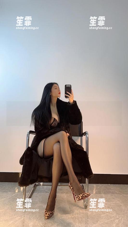 俏妞t 微密圈 - 俏妞t真不简单,最新图库中女王的变化让人咋舌!
