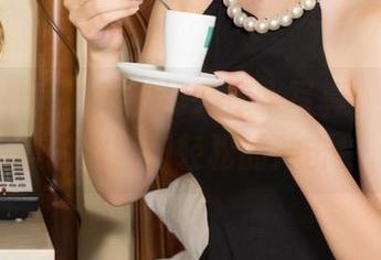 克拉女神 – YOYO的死库水写真，是湿漉漉的幽默和轻松的冲击！