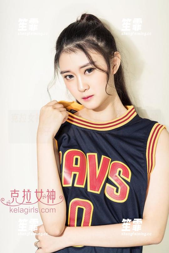 克拉女神 - 嘉萌浴缸写真，看到这高清的样子，我也开始想泡澡了。