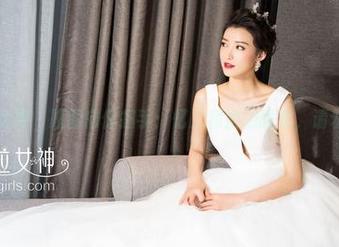 克拉女神 – 原图向你招手：忆之和她的睡衣，请勿惊扰