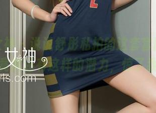 克拉女神 – 说说舒彤私拍的这套套图，美足竟然还有这样的潜力，惊了我！