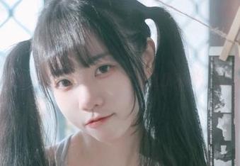可可小白兔黑色：无圣光，作品里找不到白兔的踪影！