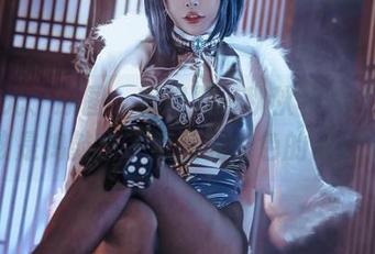 无圣光、原图，我想夏小秋秋秋的红发修女该是捣鼓出了点五光十色的玩意儿。