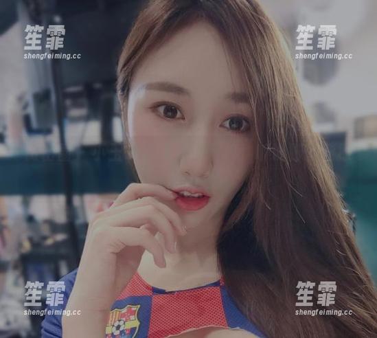 小玉吃果冻 微密圈 - 小玉吃果冻最新图包,听说脚都能撩出花儿来呢