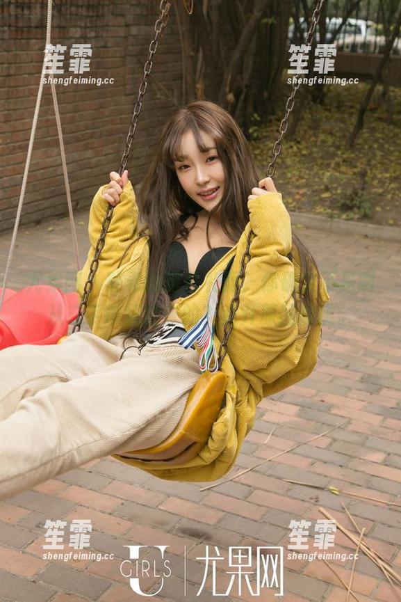 尤果网 - 叶希的这件礼服，你确定不是刚从二手市场捡来的？点开原图瞧瞧。