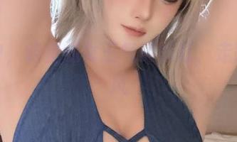 图集中，屿鱼的女王气势如虹，走路都带风