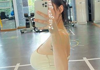 微密圈 – 圣诞怎么会有圣光？左公子666一张无圣光的写真，反而让我更懂人情。