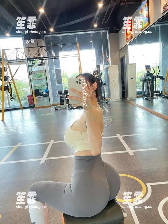 微密圈 - 圣诞怎么会有圣光？左公子666一张无圣光的写真，反而让我更懂人情。
