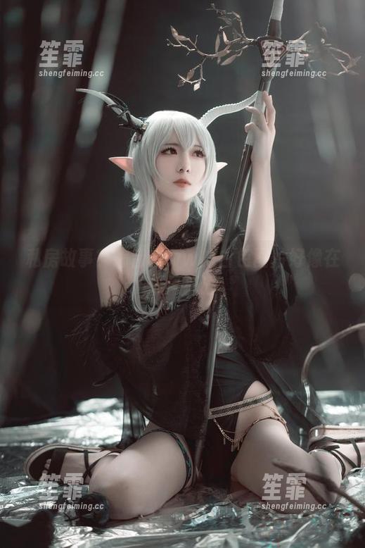 弥音音ww 私房故事?弥音音ww的白色图片好像在低声耳语