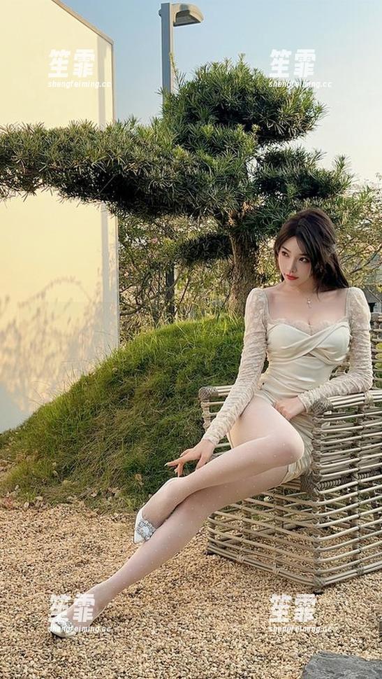 徐莉芝 微密圈 - 徐莉芝在办公室的随意,她的原图无圣光反而更真实!