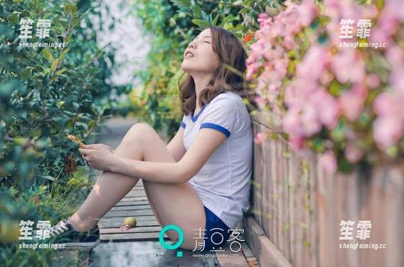 推女神 - 陈思琪最新写真集：圣诞特辑，饱含“圣诞老人”的调皮气息。