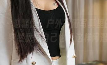星颜社 – 赵馨悦，户外高清写真里的一抹闲适，突然觉得自己也想这样闲逛了。