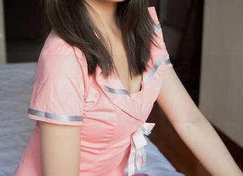 梦丝女神 – 灵唯的连体衣套图：是为了她展示的，还是给观众看的？