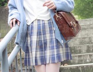 森萝财团强推的粉色纯女孩写真，完美适合你的网盘珍藏。