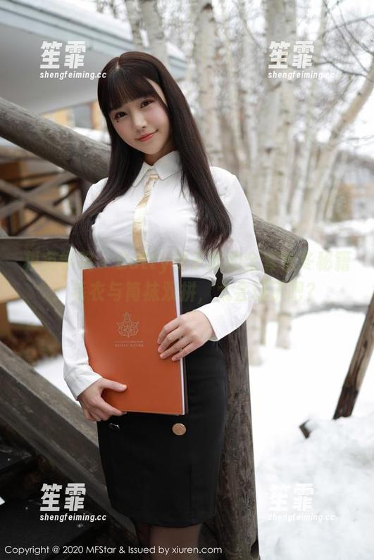 模范学院-Betty林子欣 模范学院 - Betty林子欣的全套秋冬秘籍:毛衣与筒袜双拼,太会玩了吧?