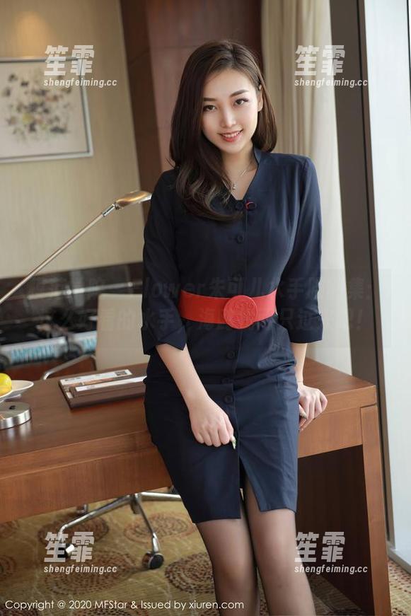 模范学院 - Flower朱可儿水手服图集：这么好看的水手，海鸥找两只过来吧！