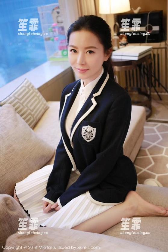 模范学院 - 慕羽茜泳装图集：泳池里的“水妖”比你想象的还要重口味