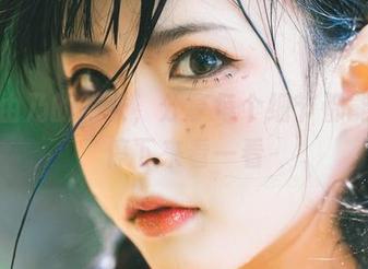 清水由乃的衬衣，分享每个细节都能让你停下来看一看