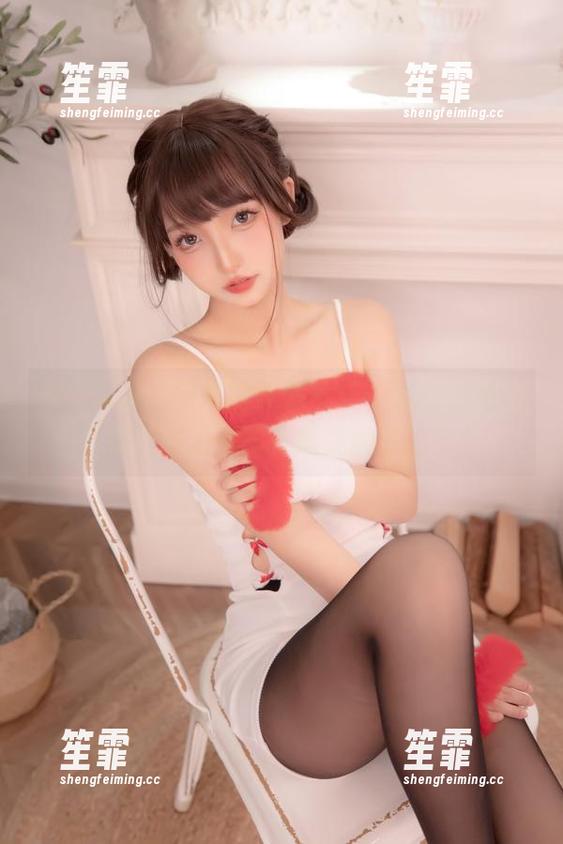 神乐坂真冬带来的猫猫女仆，谁能拒绝这美图？难道是要打破我的专注力？
