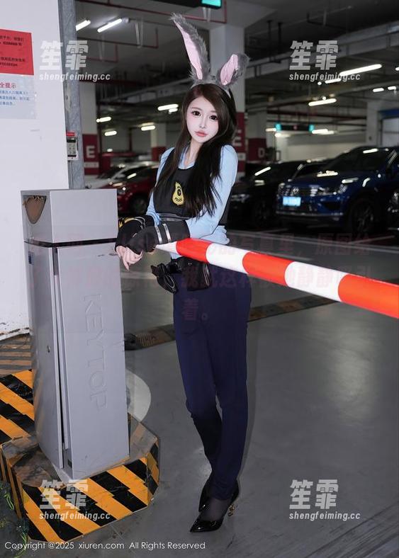 秀人网-Elise谭晓彤 秀人网 - Elise谭晓彤的写真里,原图给了女神般的惊艳,我就这样被她静静吸引着。