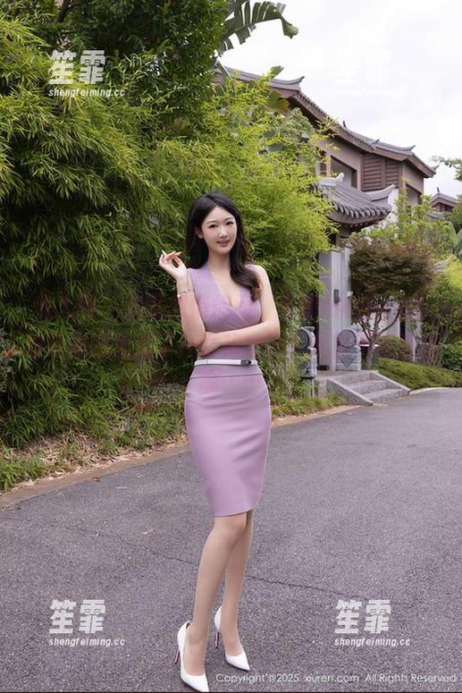 秀人网-夏晓Maggy 秀人网 - 我就想悄悄问,夏晓Maggy的粉色原图里藏了什么秘宝吗?我抓不到重点啊……