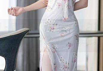 秀人网 – 直击朱可儿的原图：白衬衫与皮裤，瞬间看破表象的深邃。