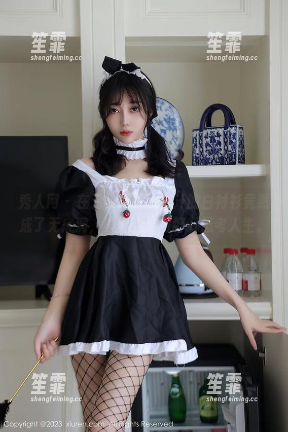秀人网-汁汁 秀人网 - 在无圣光下,汁汁的白衬衫竟然成了无底洞,美图还是得好好思考人生。