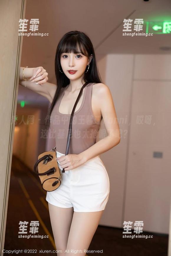 秀人网 - 作品中的王馨瑶Yanni，哎呀，这比基尼也太抢眼了吧？